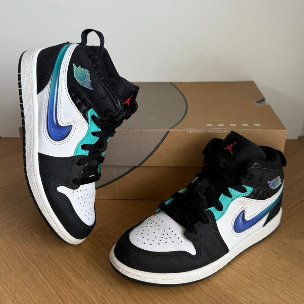 Nike Air Jordan 1 Mid SE Kids Sneakers- Sz 2.5 Y